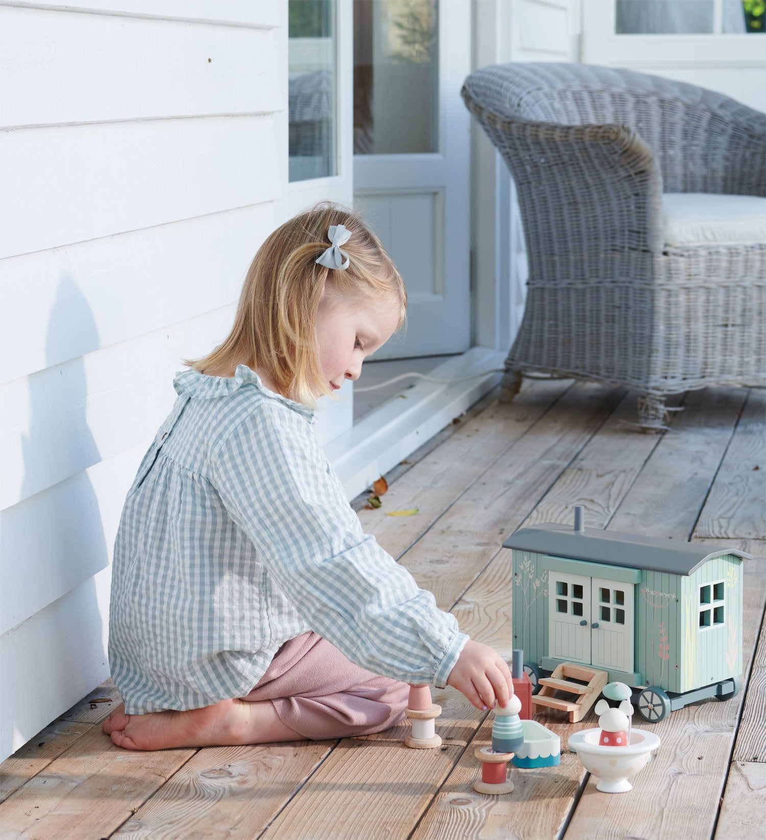 Buy Tender Leaf Secret Meadow Shepherd’s Hut | small world playset for kids by Learning Bugs UK