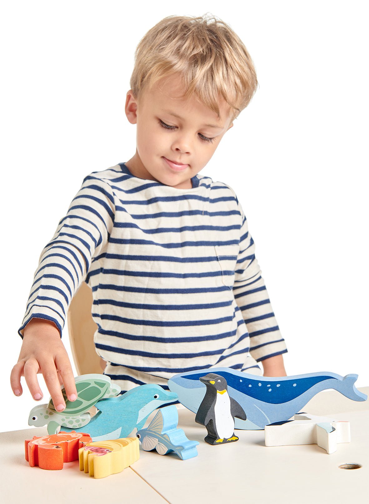 Buy 10 Coastal Creatures Shelf Set | Wooden animals shelf for kids by Learning Bugs UK
