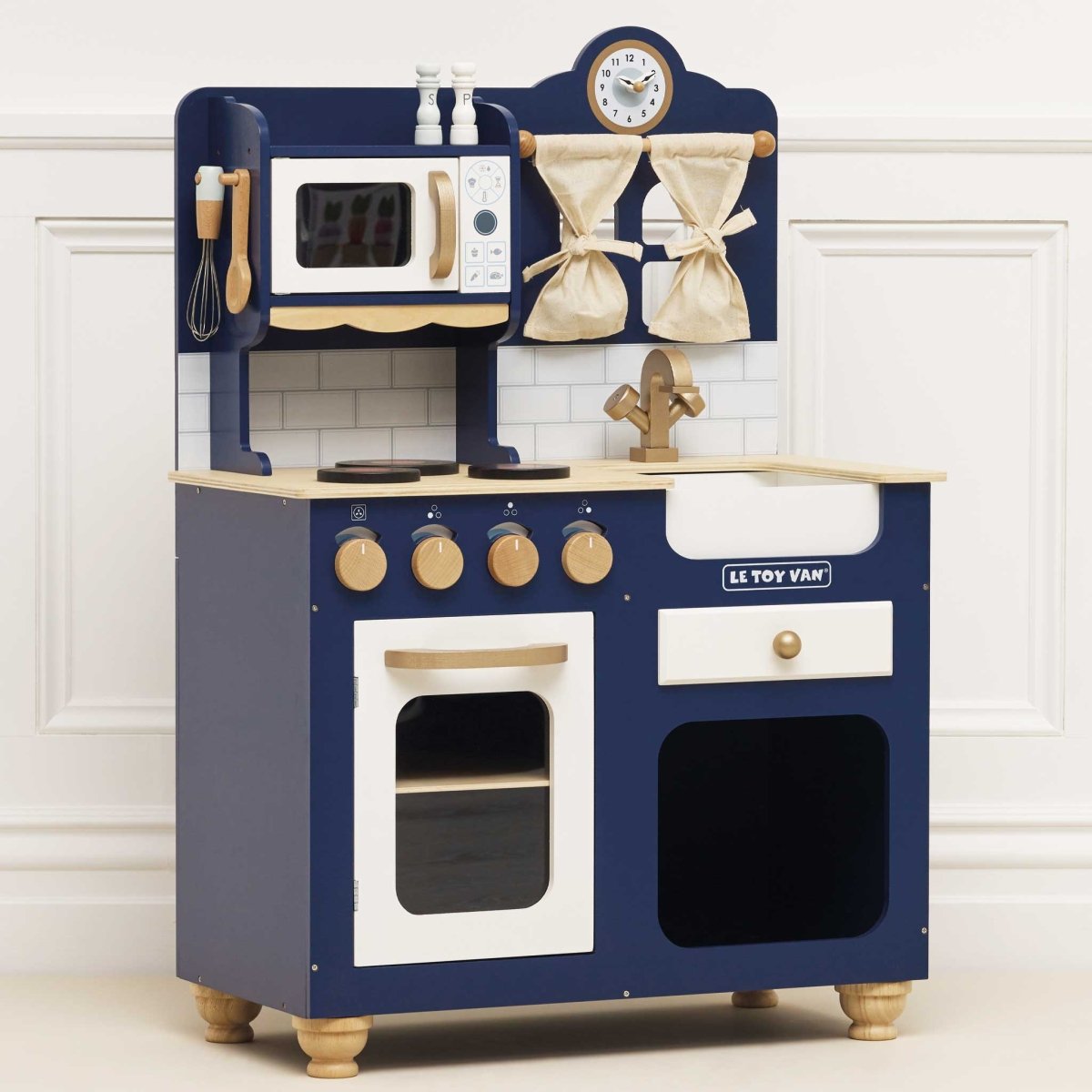 Oxford Wooden Play Kitchen – Toy Kitchens & Play Food for children, available at Learning Bugs UK