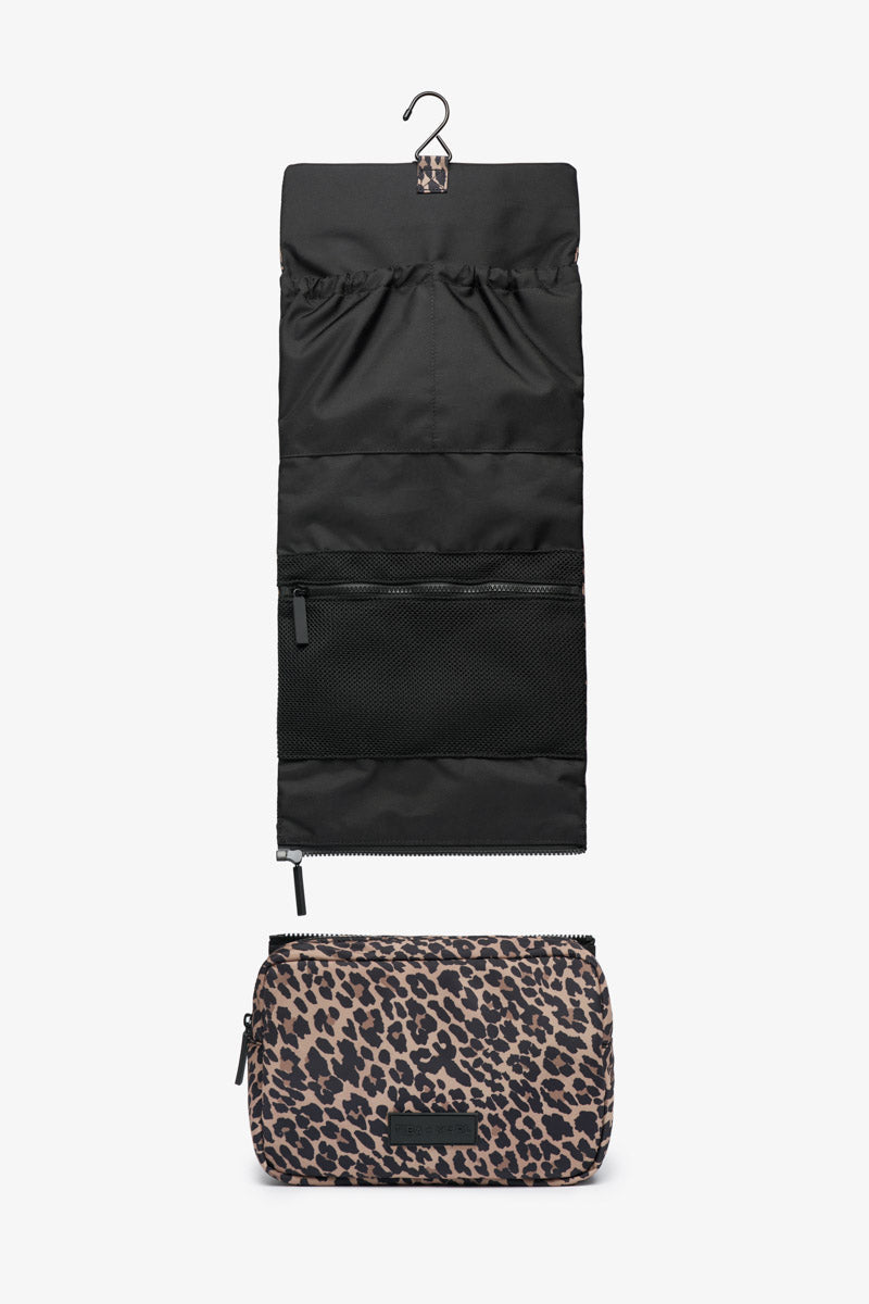 T+M Travel Roll Up Hanging Organiser Leopard Print