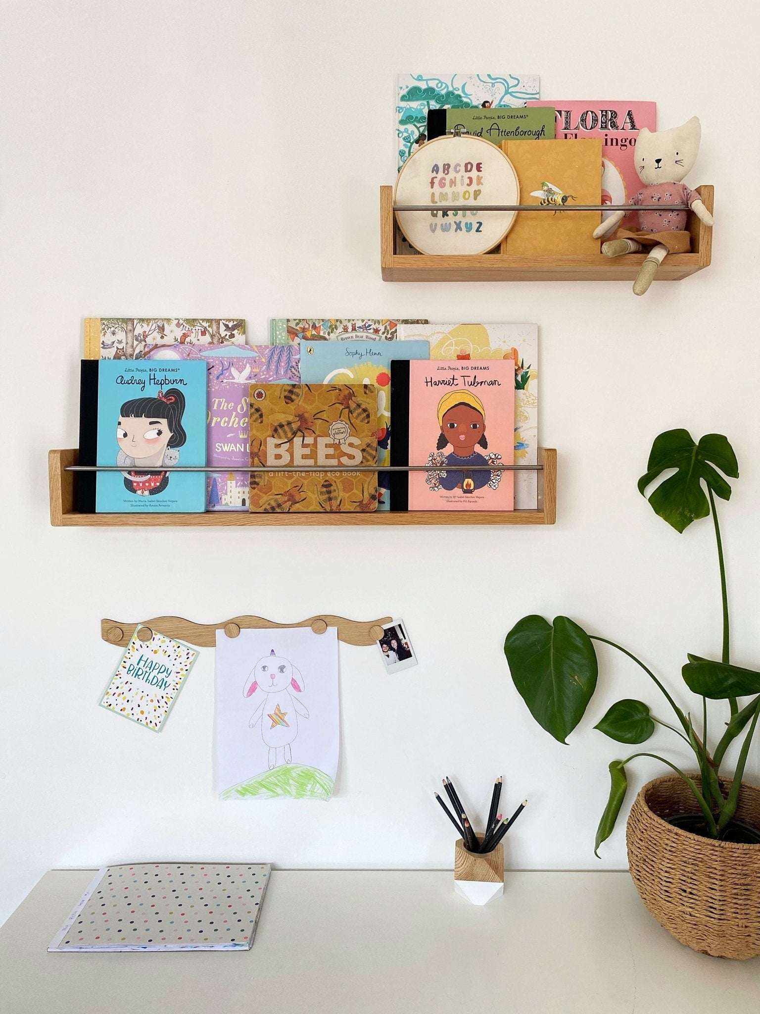 Buy Autumns Corner - the A.C Editions Shelf | Bookshelf for kids by Learning Bugs UK