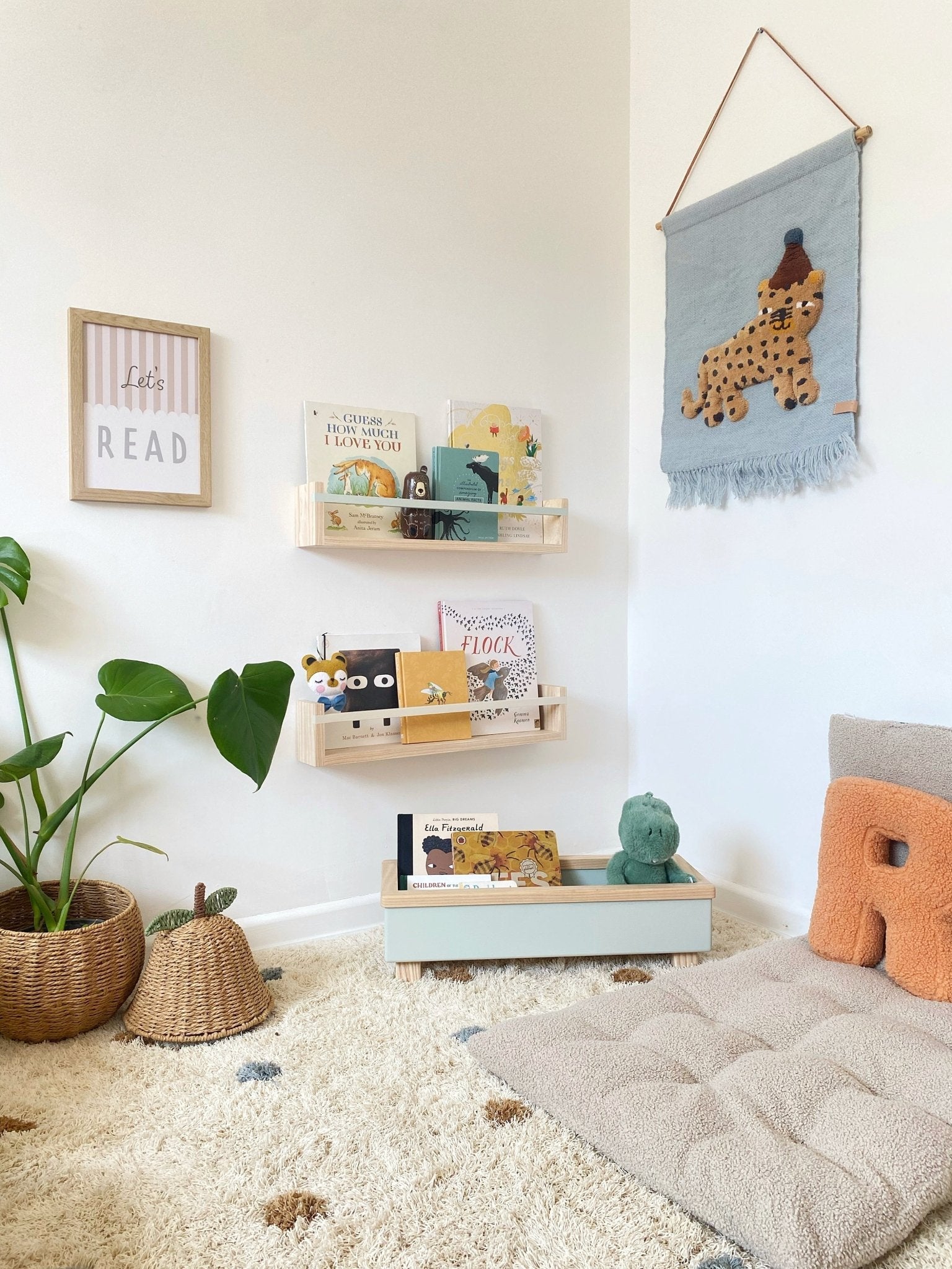 Buy Autumns Corner - The Bookshelf | Bookshelf for kids by Learning Bugs UK