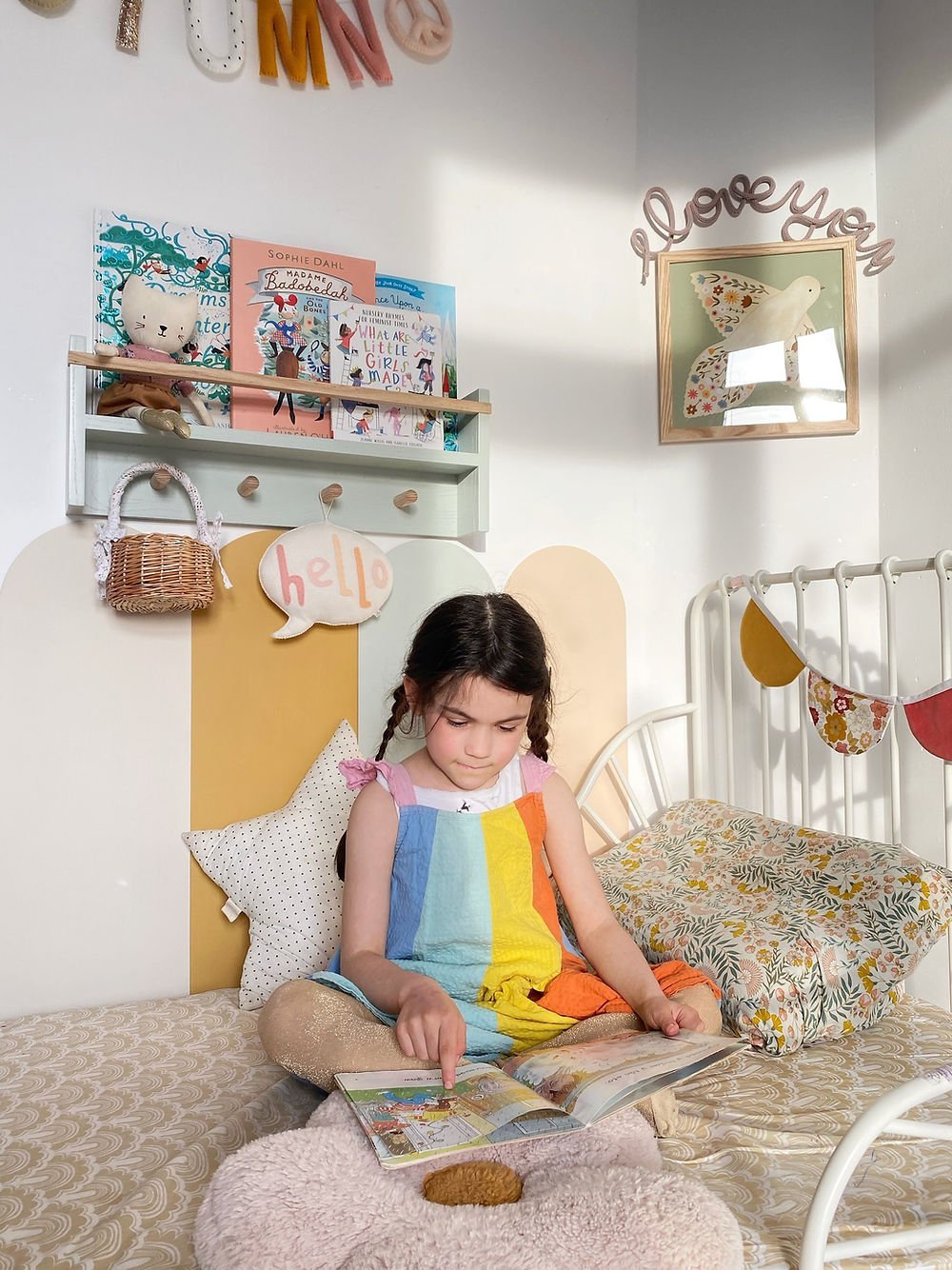 Buy Autumns Corner - The Colour Pop Peg Rail Bookshelf | Bookshelf for kids by Learning Bugs UK