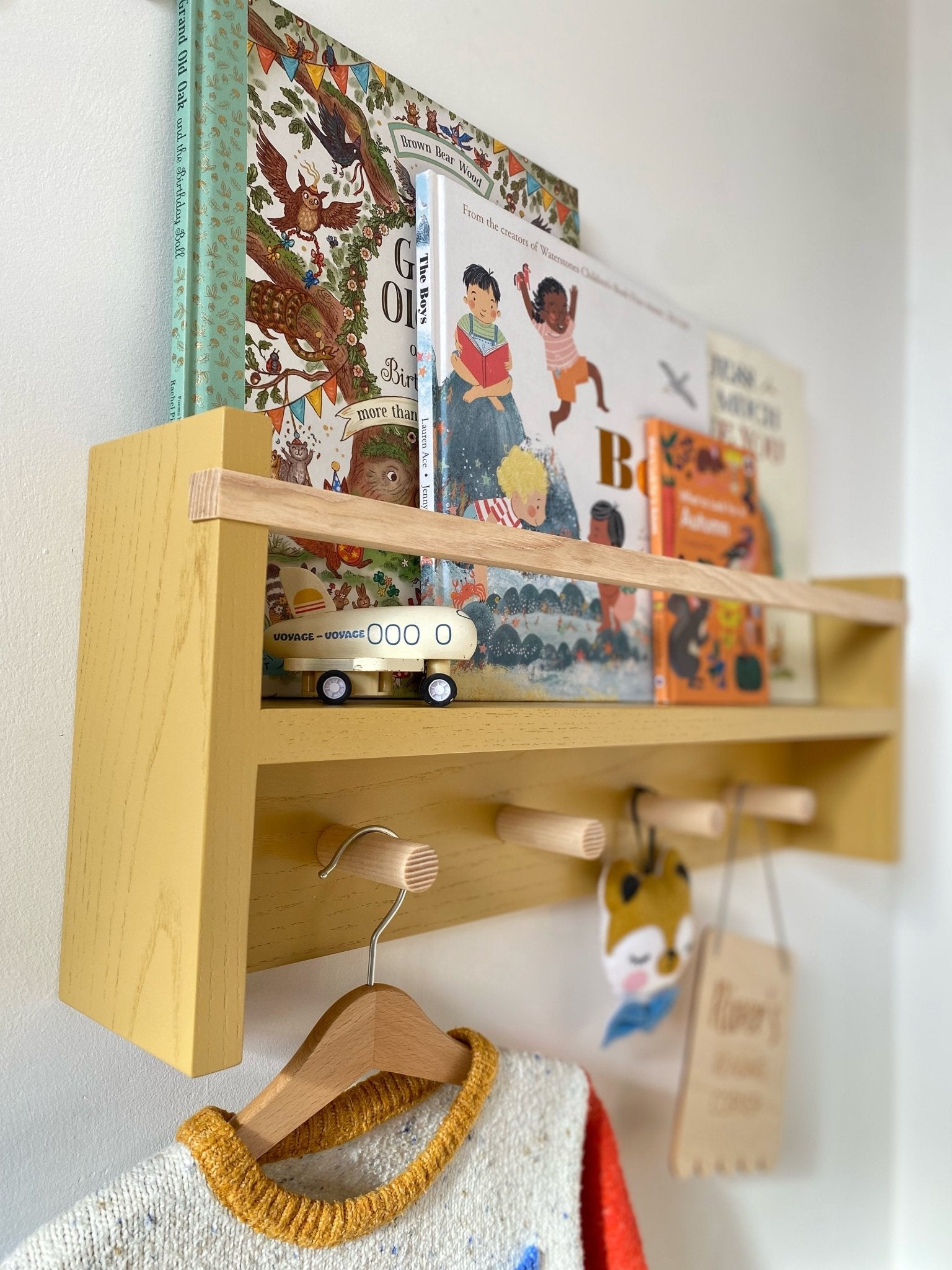 Buy Autumns Corner - The Colour Pop Peg Rail Bookshelf | Bookshelf for kids by Learning Bugs UK