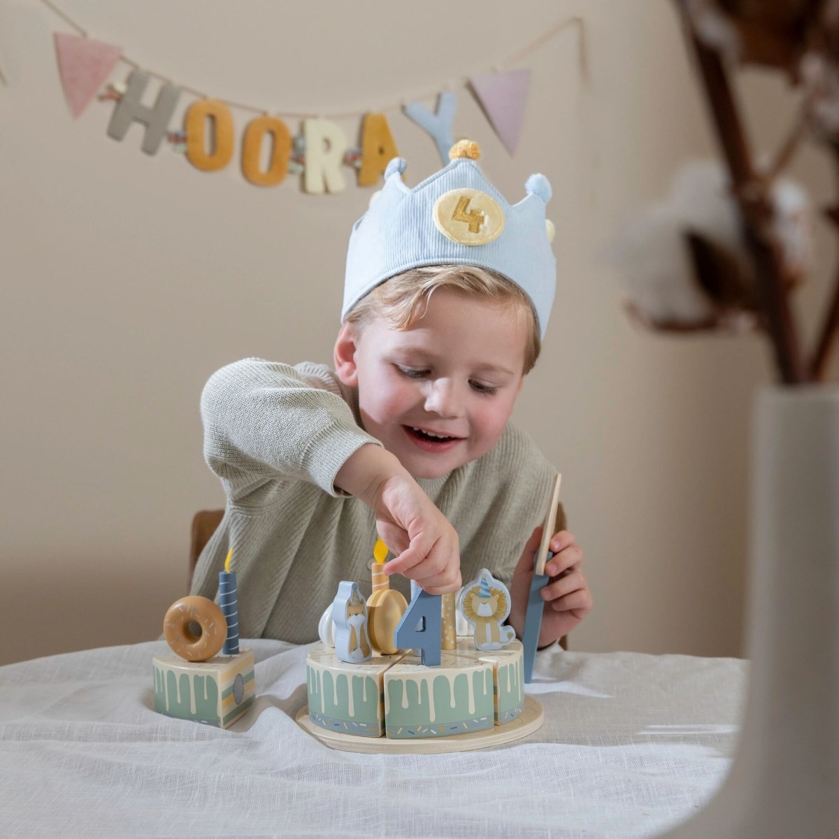 Birthday Crown With Numbers Blue – for children, available at Learning Bugs UK