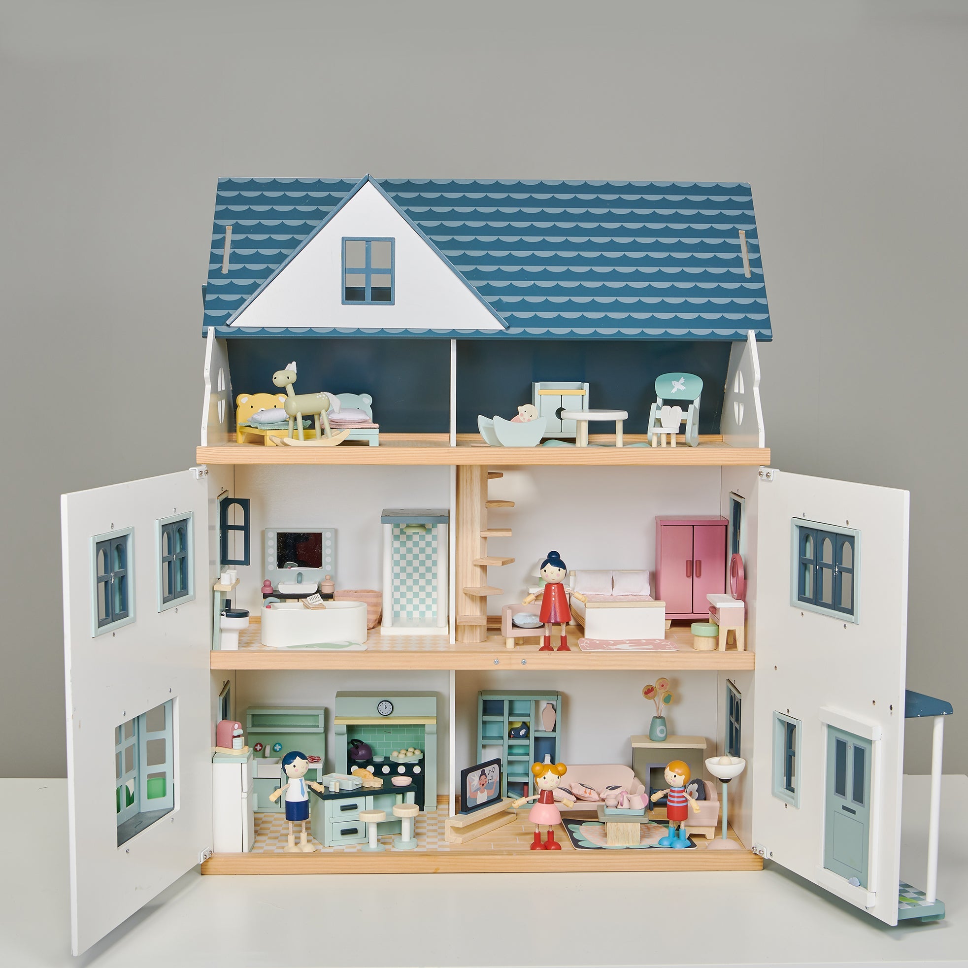 Tender Leaf Dovetail Dolls House Bundle – House, Doll Family & 5 Room Sets