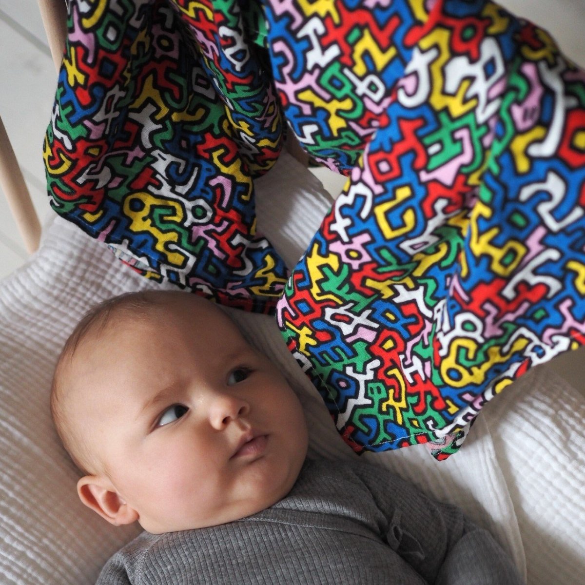 ETTA LOVES x KEITH HARING 2 Pack Muslin Squares – Muslin squares for children, available at Learning Bugs UK