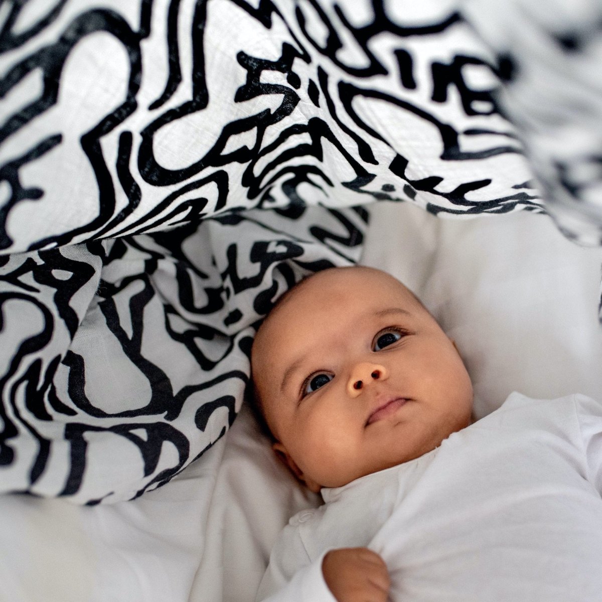 ETTA LOVES x KEITH HARING 2 Pack Muslin Squares – Muslin squares for children, available at Learning Bugs UK