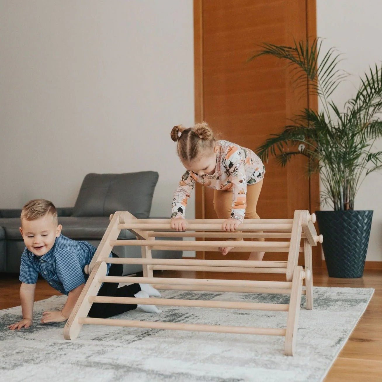 Ette Tete MOPITRI Modifiable Pikler Climbing Triangle with 1 Ramp – for children, available at Learning Bugs UK