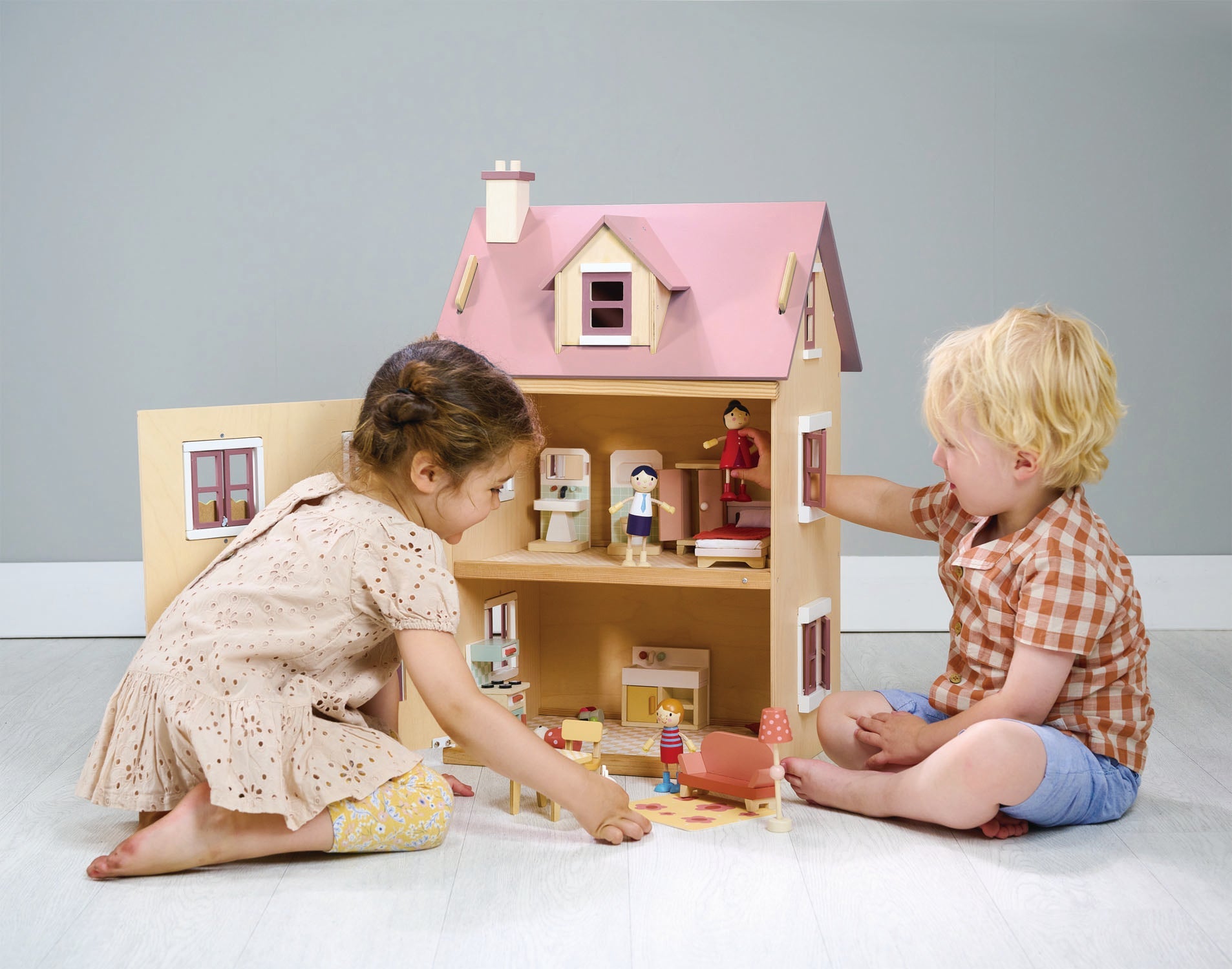 Buy Tender Leaf Foxtail Villa Doll’s House (Pink) | Wooden dolls house for kids by Learning Bugs UK