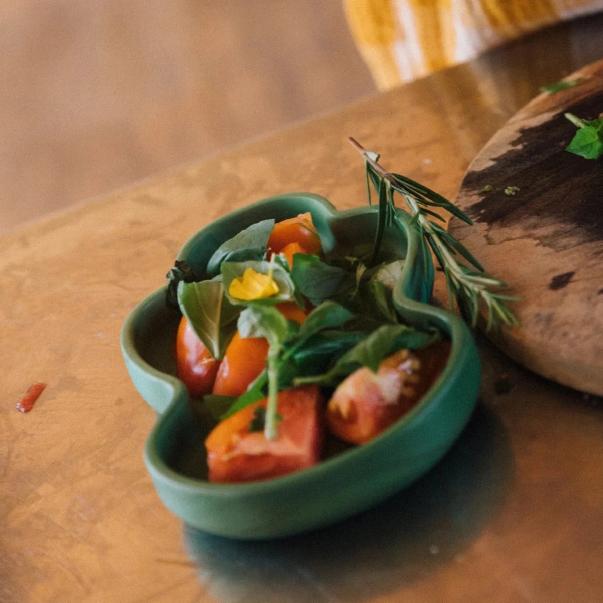 Oli&Carol Kendall the Kale Plate and Spoon Set – Tableware & Cutlery for children, available at Learning Bugs UK