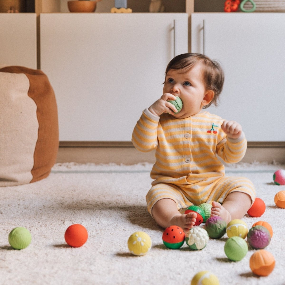 Oli & Carol Baby Sensory Ball Veggie Salad – Baby Sensory Toys for children, available at Learning Bugs UK
