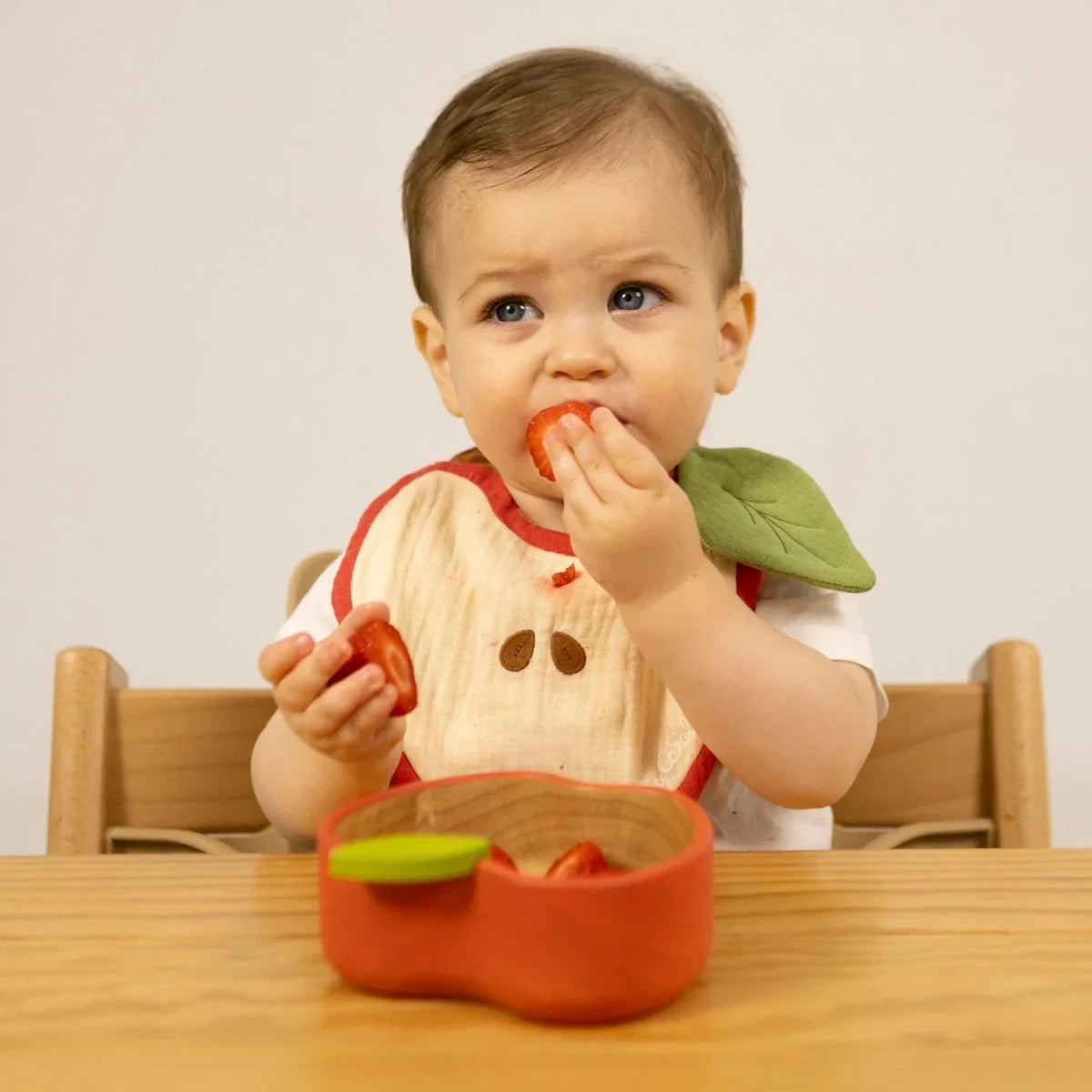 Oli&Carol Pepa the Apple Bowl and Spoon Set – Tableware & Cutlery for children, available at Learning Bugs UK