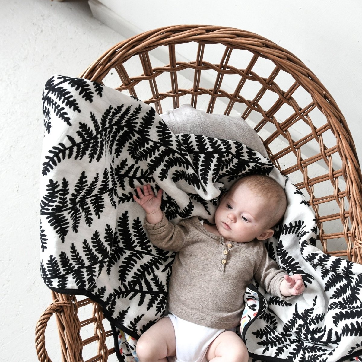 Plant Print Muslin Blanket - reversible – Blankets for children, available at Learning Bugs UK