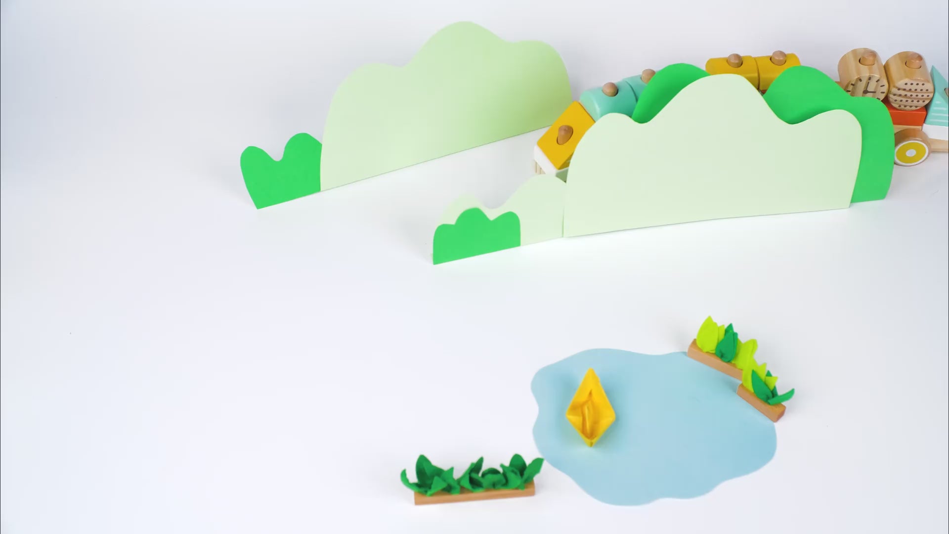 Classic World Pull Train