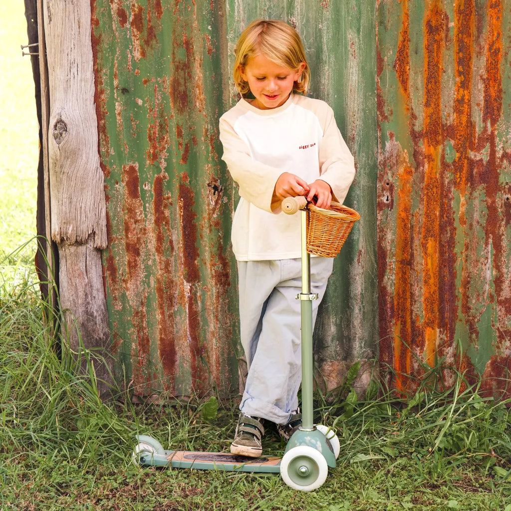Banwood Scooter – Stylish 3-Wheel Kids Scooter (Forest Green)