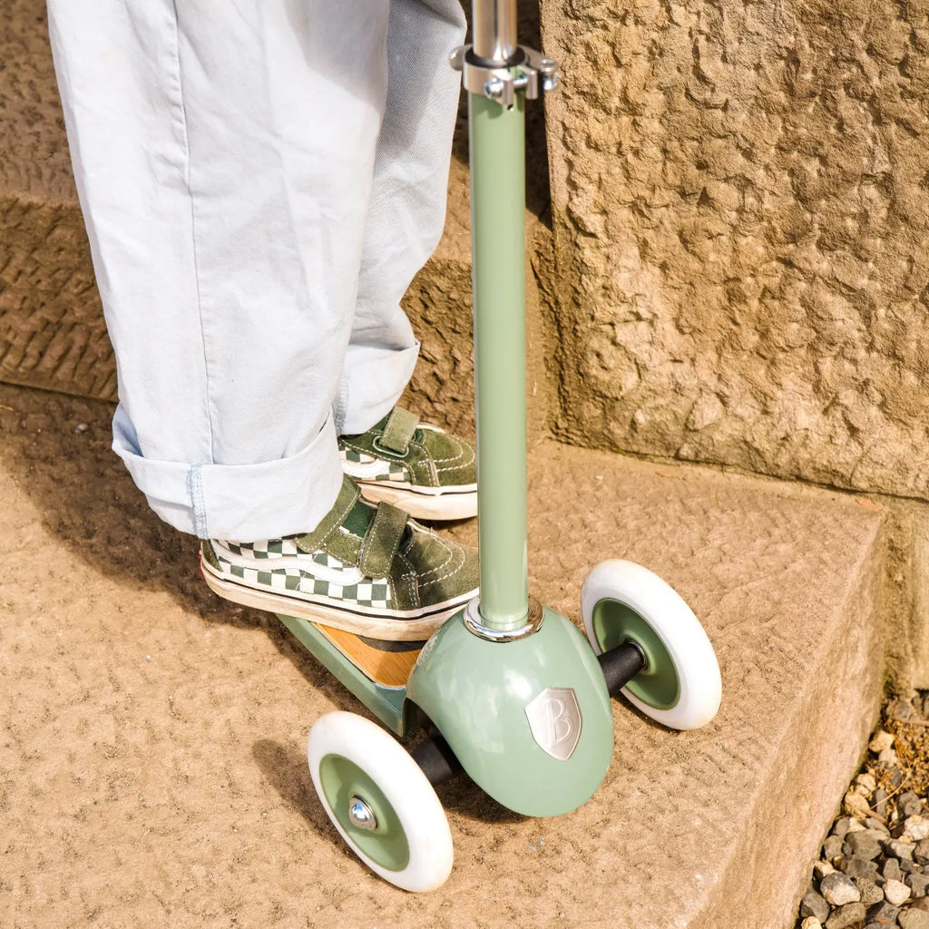 Banwood Scooter – Stylish 3-Wheel Kids Scooter (Forest Green)
