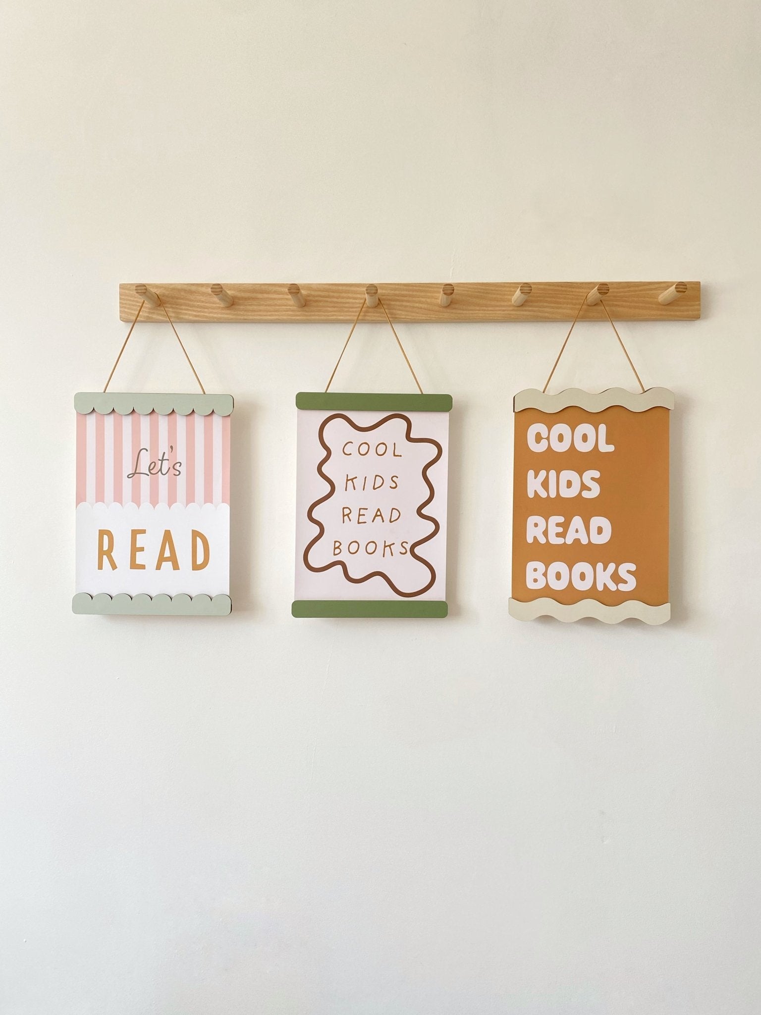 Buy Scalloped Colourpop Magnetic Picture Frame | Wall Hangings / Display for kids by Learning Bugs UK