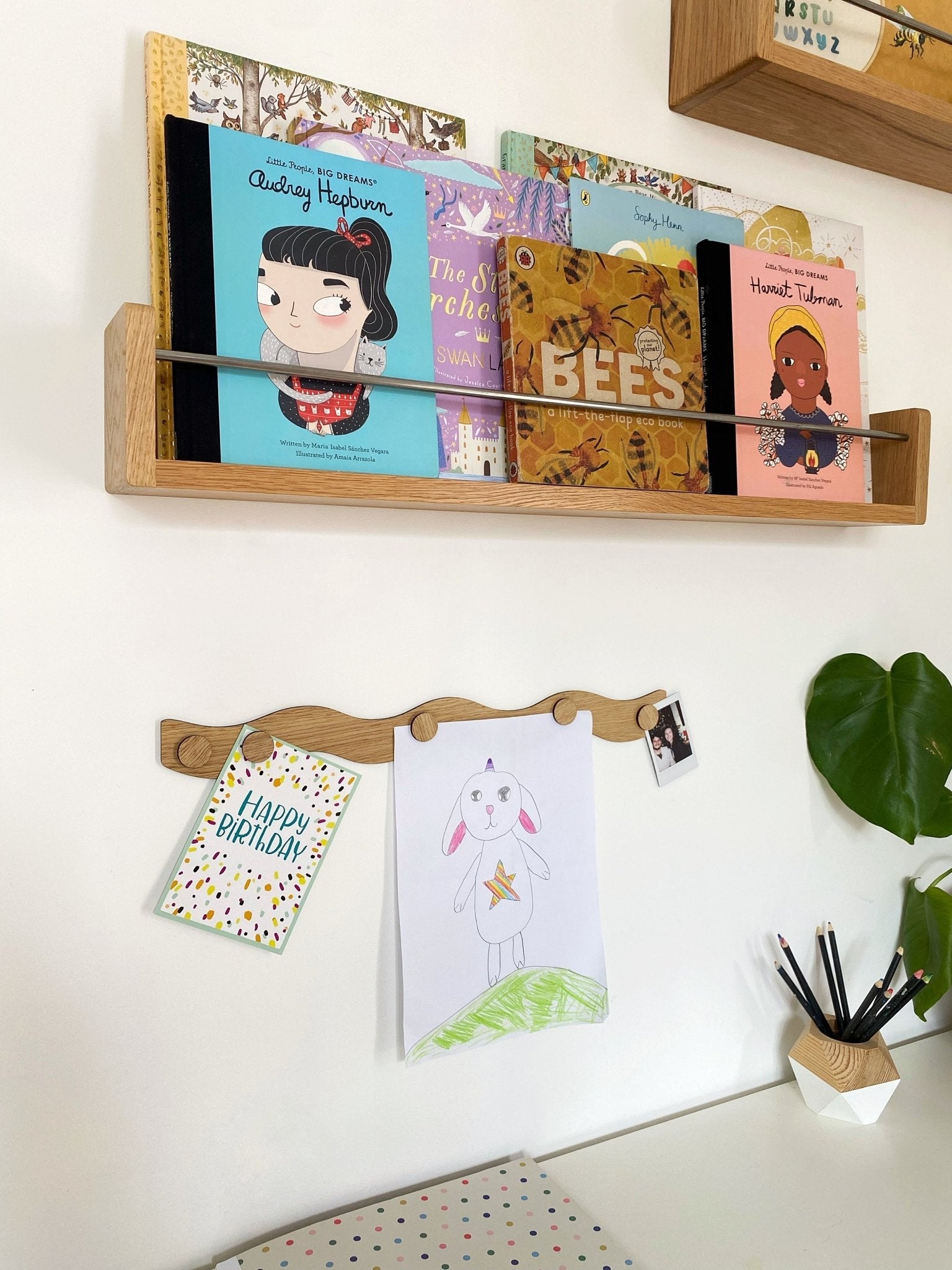 The Art Display Bar - Wavy - Oak