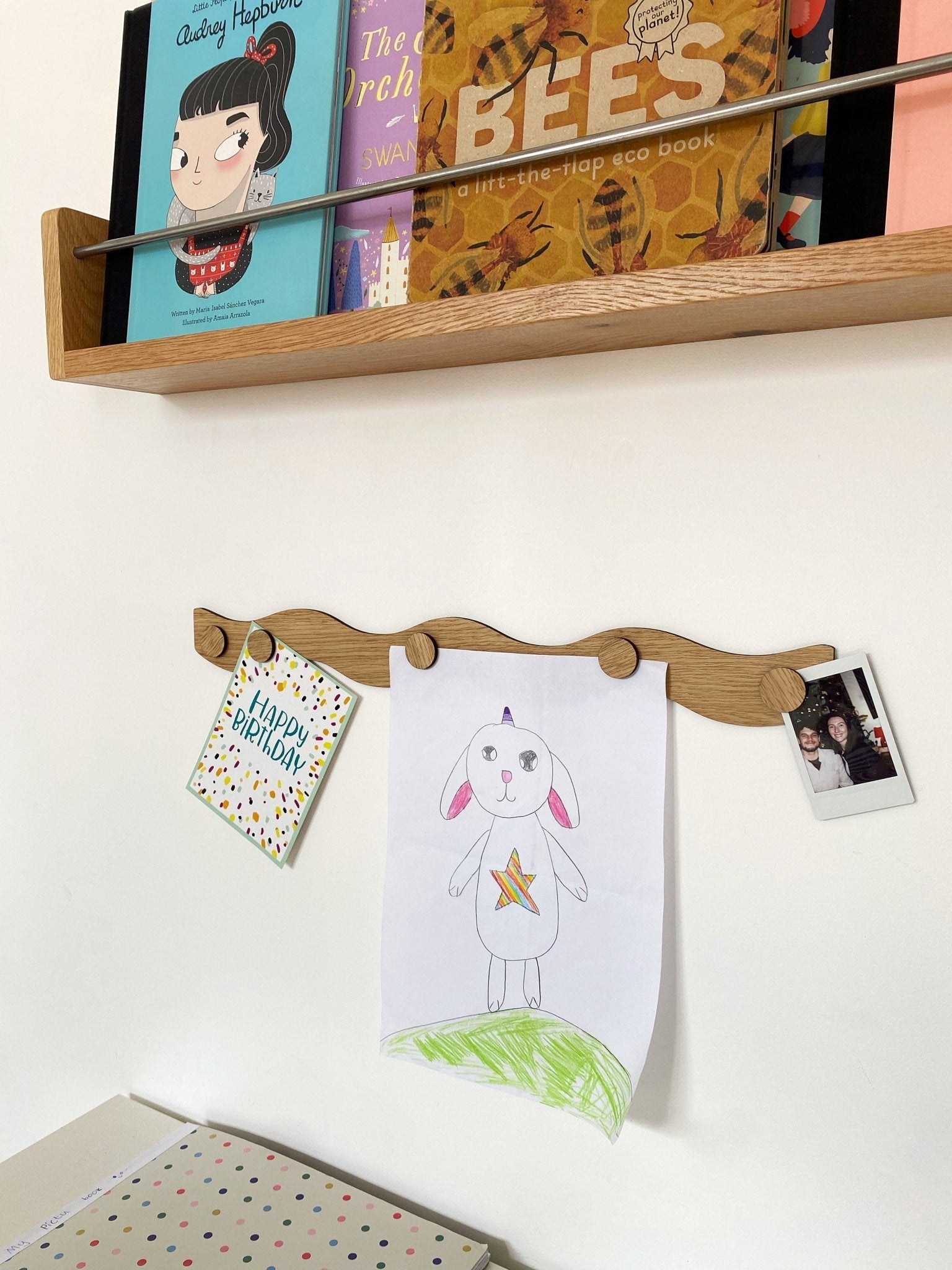 The Art Display Bar - Wavy - Oak