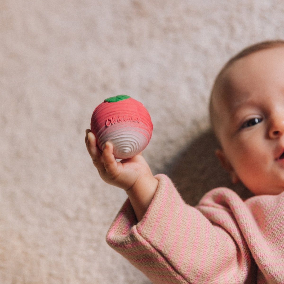 Oli & Carol Baby Sensory Ball Veggie Salad – Baby Sensory Toys for children, available at Learning Bugs UK