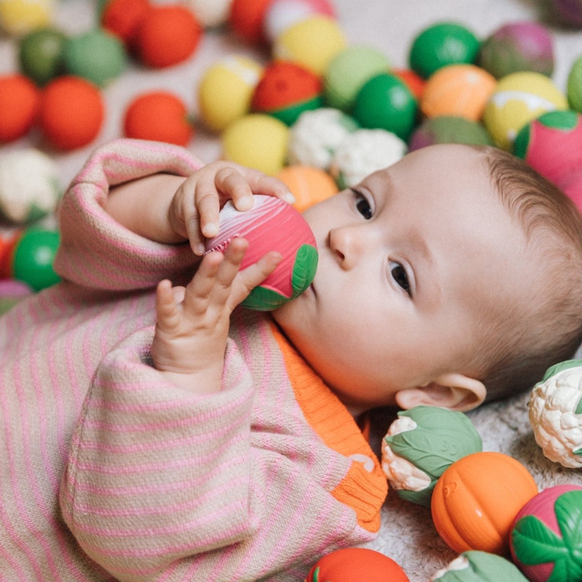 Oli & Carol Baby Sensory Ball Veggie Salad – Baby Sensory Toys for children, available at Learning Bugs UK
