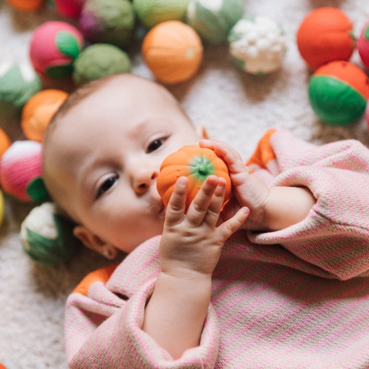 Oli & Carol Baby Sensory Ball Veggie Soup – Baby Sensory Toys for children, available at Learning Bugs UK