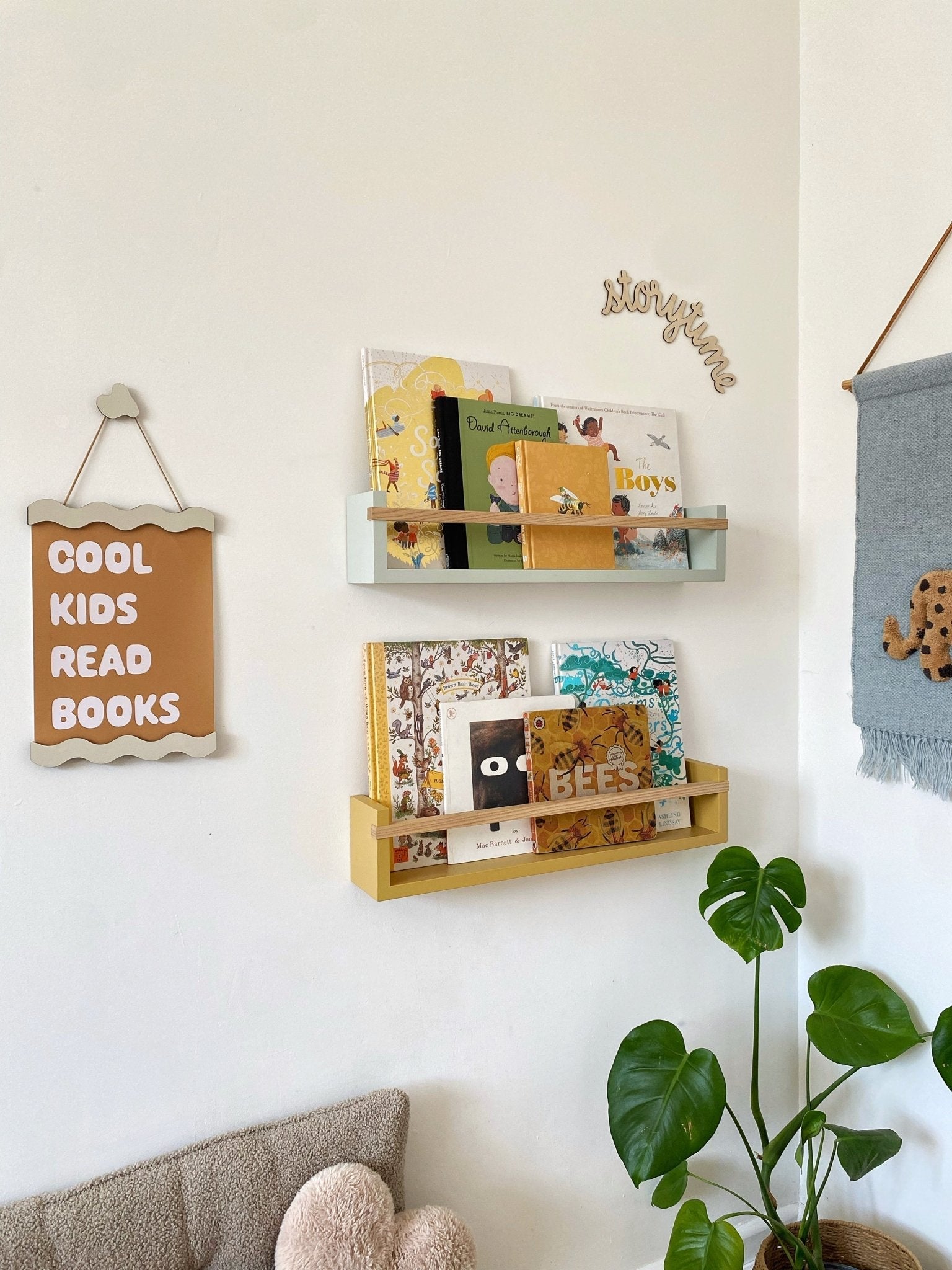 Buy Wavy Colour Pop Magnetic Picture Frame | Wall Hangings / Display for kids by Learning Bugs UK