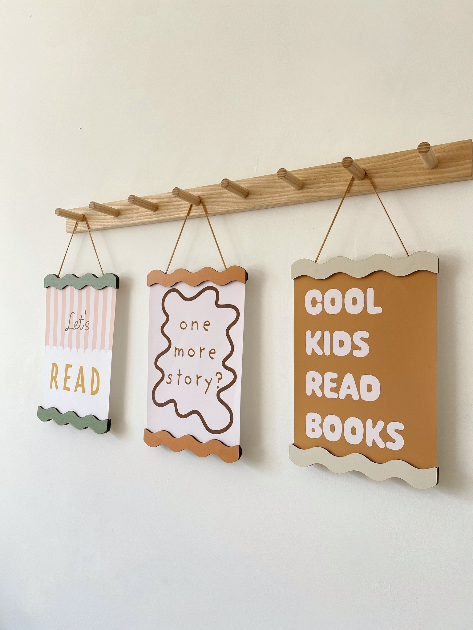 Buy Wavy Colour Pop Magnetic Picture Frame | Wall Hangings / Display for kids by Learning Bugs UK