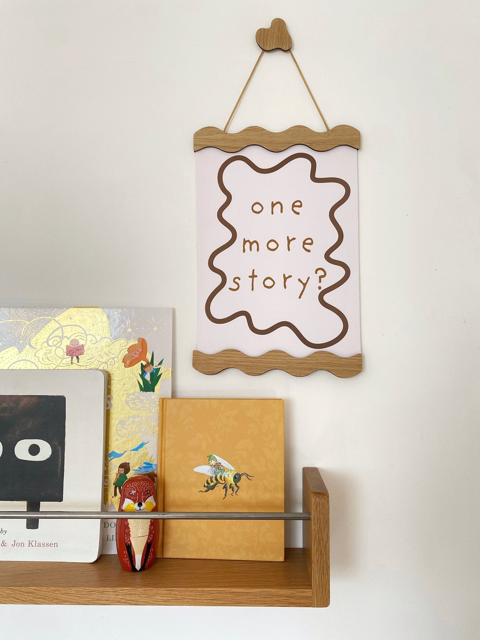 Buy Wavy Oak Magnetic Picture Frame | Wall Hangings / Display for kids by Learning Bugs UK