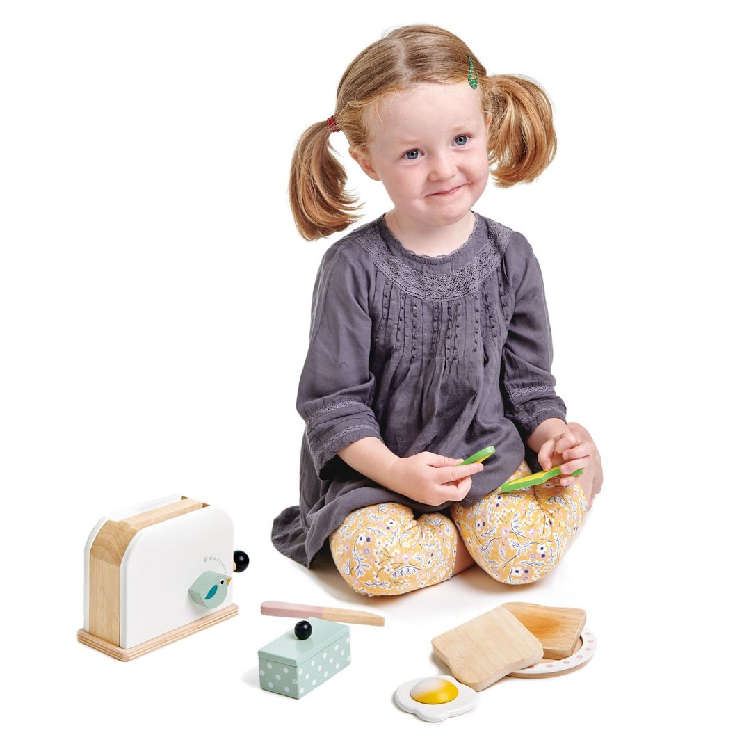 Tender Leaf Toaster and Egg Set