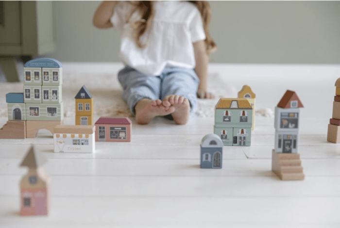 Buy Little Dutch Railway extension - City building blocks | for kids by Learning Bugs UK