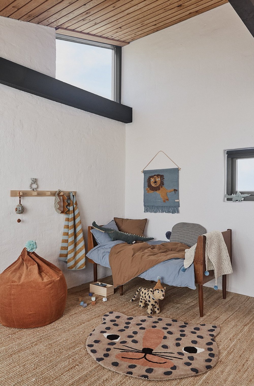 Buy Oyoy Leopard Rug - Camel | for kids by Learning Bugs UK